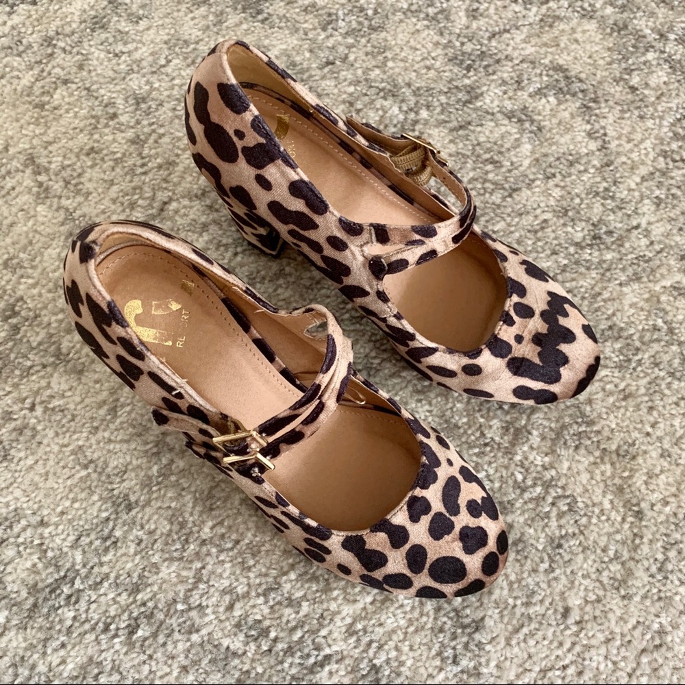 Leopard Heels - Picture 2 of 7